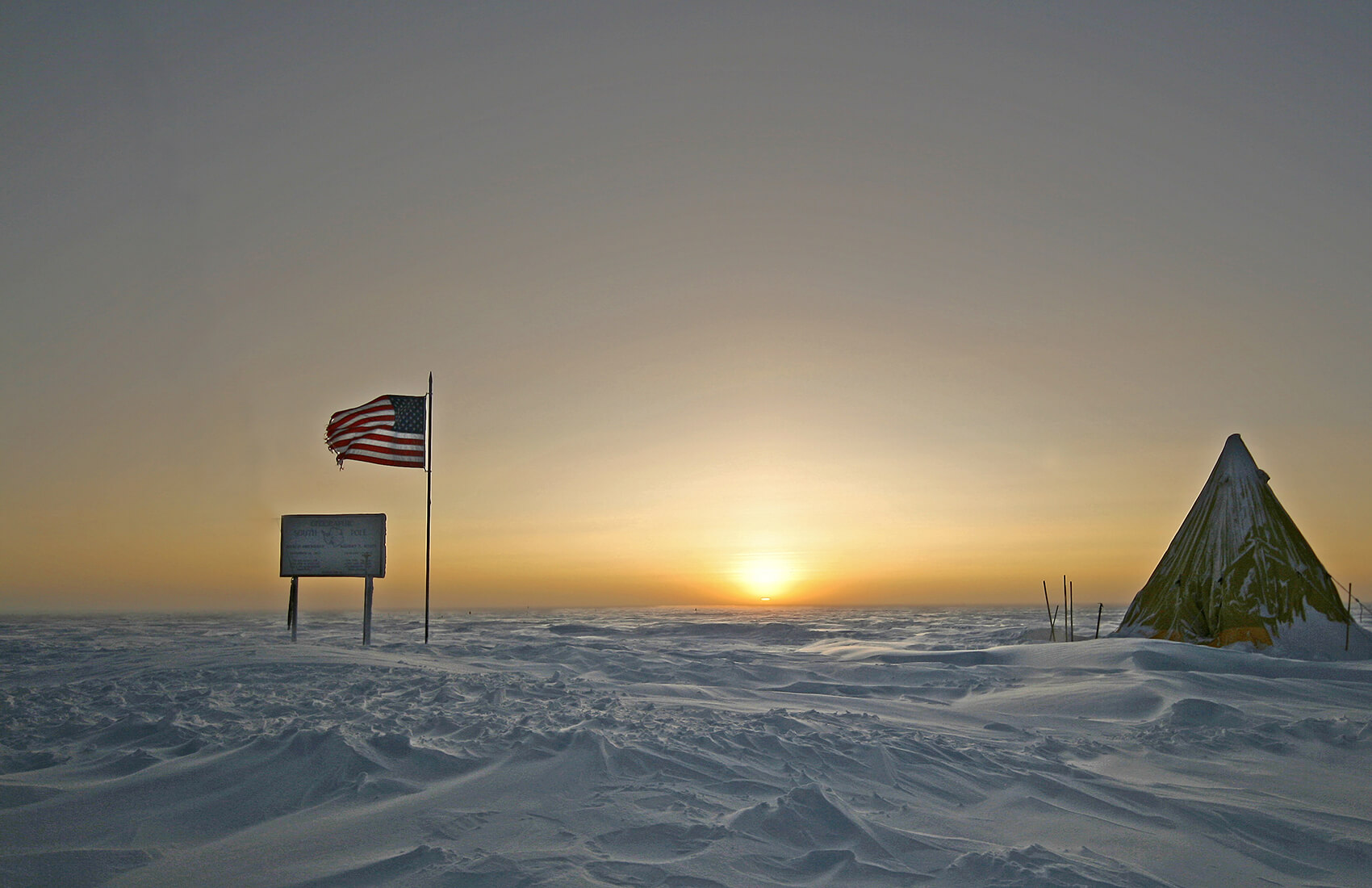South Pole Sunrise - Antarctic Logistics & Expeditions