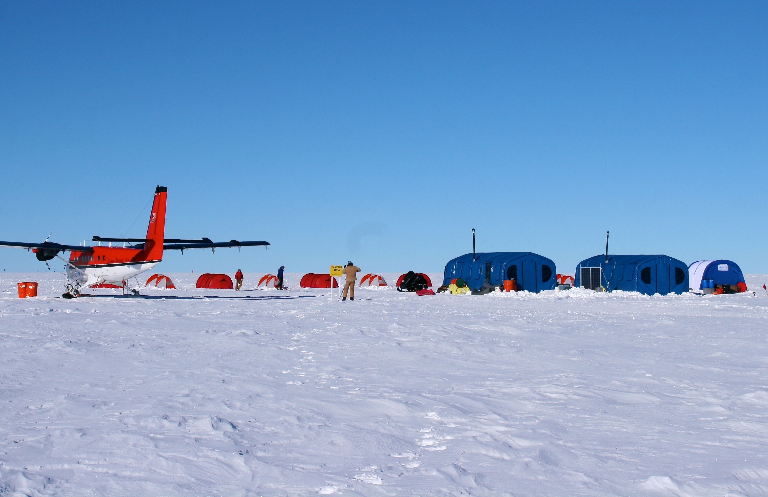 South Pole Camp Antarctic Logistics Expeditions